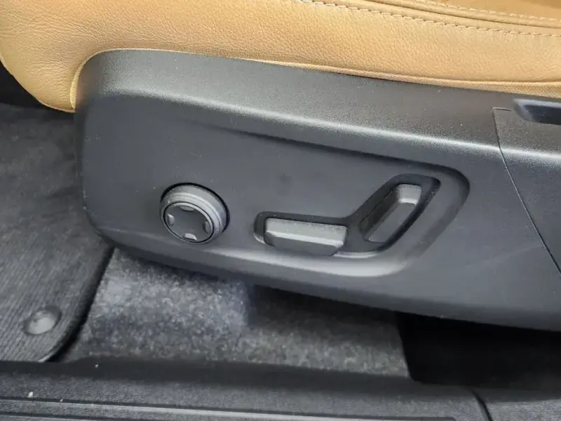 2021 Volvo XC40 с пробегом 56 453 км