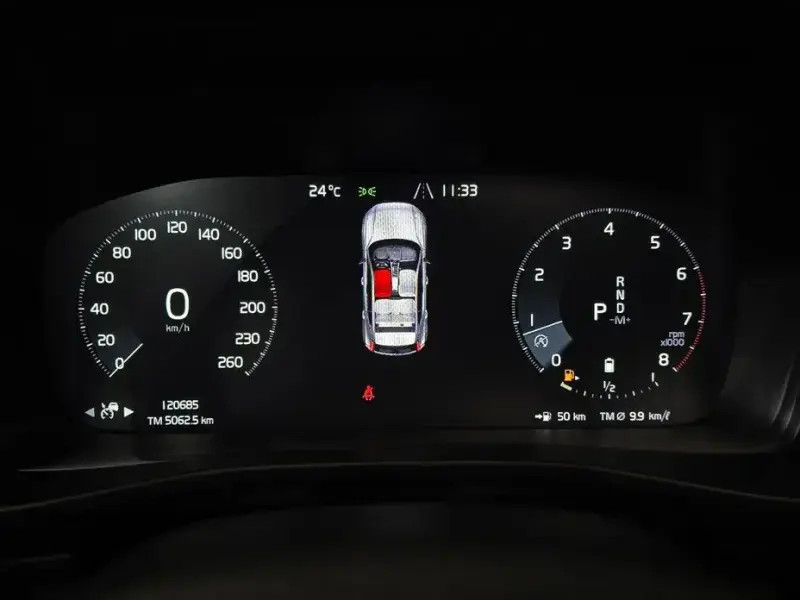 2021 Volvo XC40 с пробегом 120 685 км