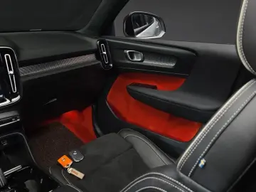 2021 Volvo XC40 с пробегом 120 685 км
