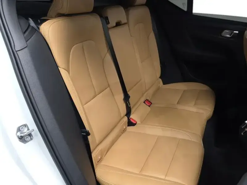 2020 Volvo XC40 с пробегом 37 307 км
