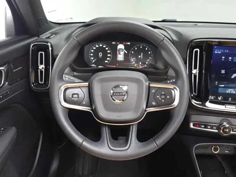 2020 Volvo XC40 с пробегом 37 307 км