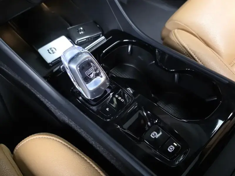 2020 Volvo XC40 с пробегом 53 393 км