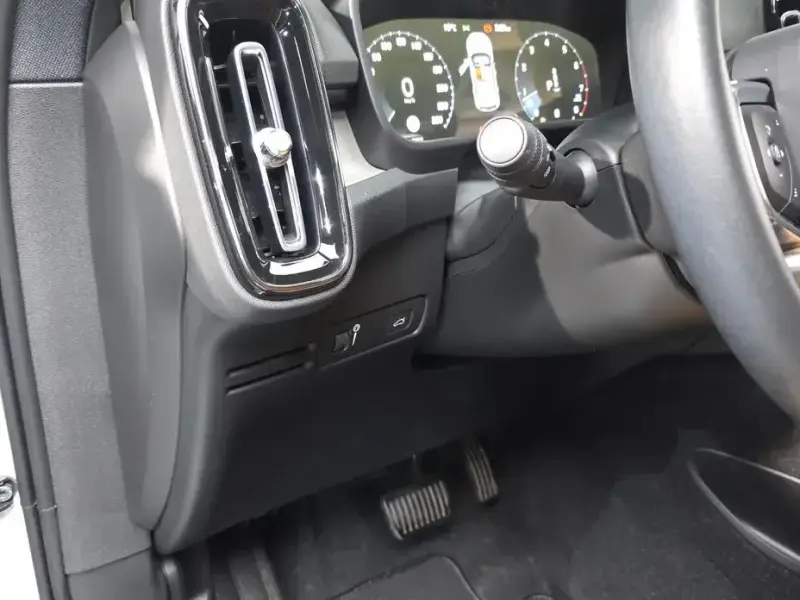 2020 Volvo XC40 с пробегом 53 393 км