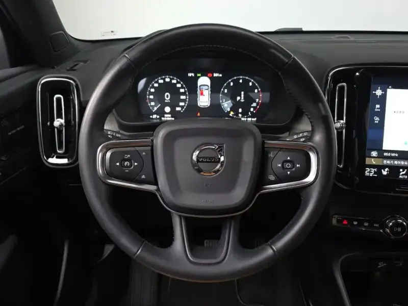 2020 Volvo XC40 с пробегом 53 393 км