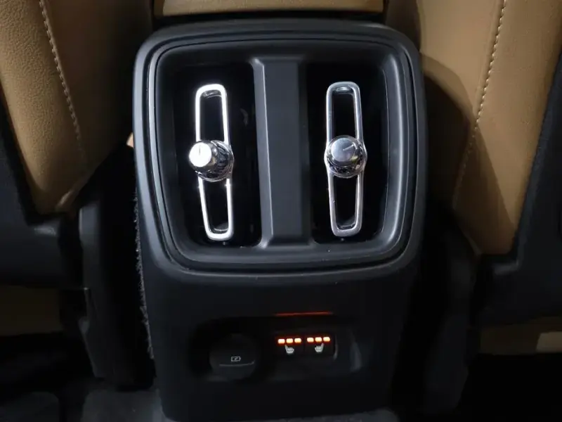 2020 Volvo XC40 с пробегом 53 393 км