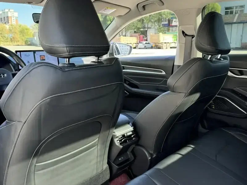 2023 Geely Classic Emgrand с пробегом 16 000 км