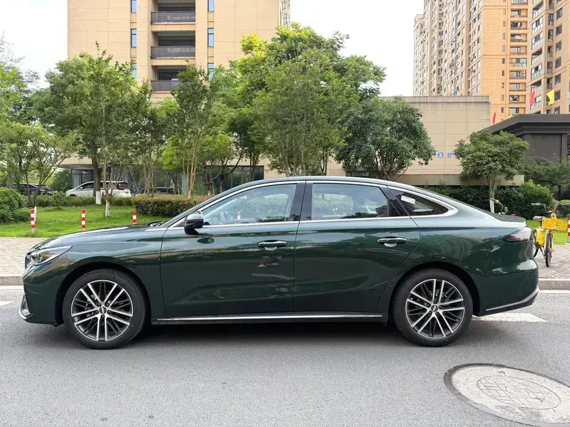 2025 Geely Classic Emgrand с пробегом 10 000 км