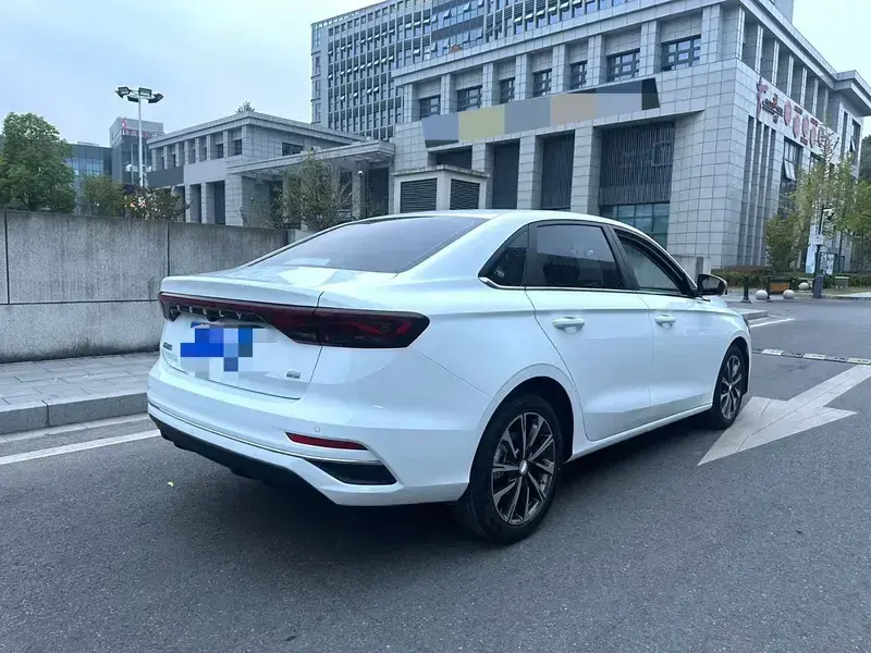 2025 Geely Classic Emgrand с пробегом 10 000 км