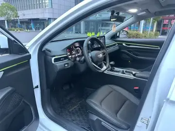 2025 Geely Classic Emgrand с пробегом 10 000 км