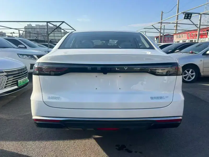 2026 Geely Galaxy Stellar 6 с пробегом 100 км