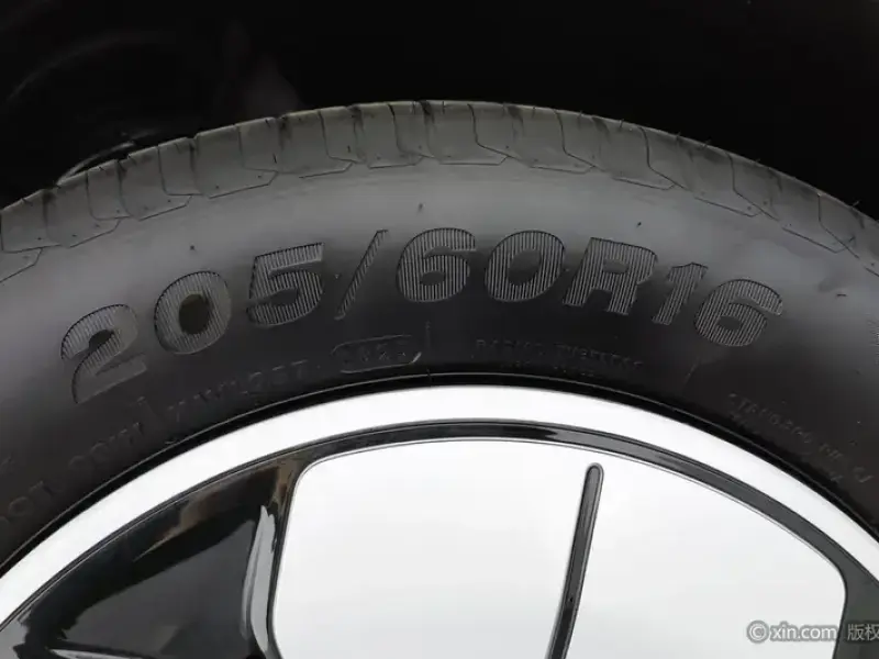 2025 Geely Starry Wish с пробегом 8 100 км