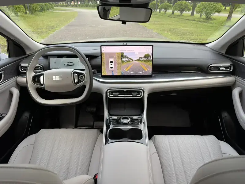 2026 Geely Galaxy Stellar 6 с пробегом 7 700 км