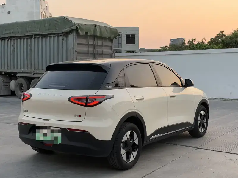 2025 Geely Starry Wish с пробегом 14 800 км