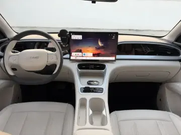2025 Geely Starry Wish с пробегом 14 800 км