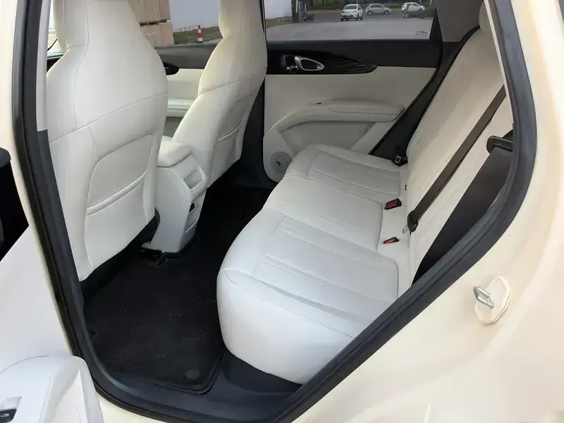 2025 Geely Starry Wish с пробегом 14 800 км