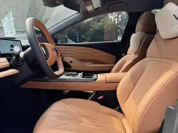 2025 Geely Galaxy Xingyao 8 с пробегом 30 000 км