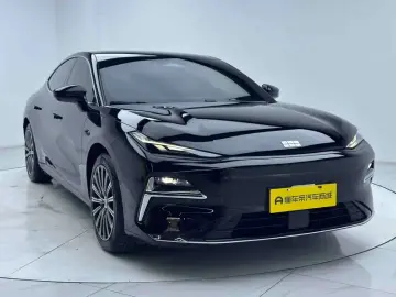 2025 Geely Galaxy Xingyao 8 с пробегом 14 000 км
