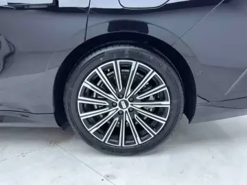 2025 Geely Galaxy Xingyao 8 с пробегом 14 000 км