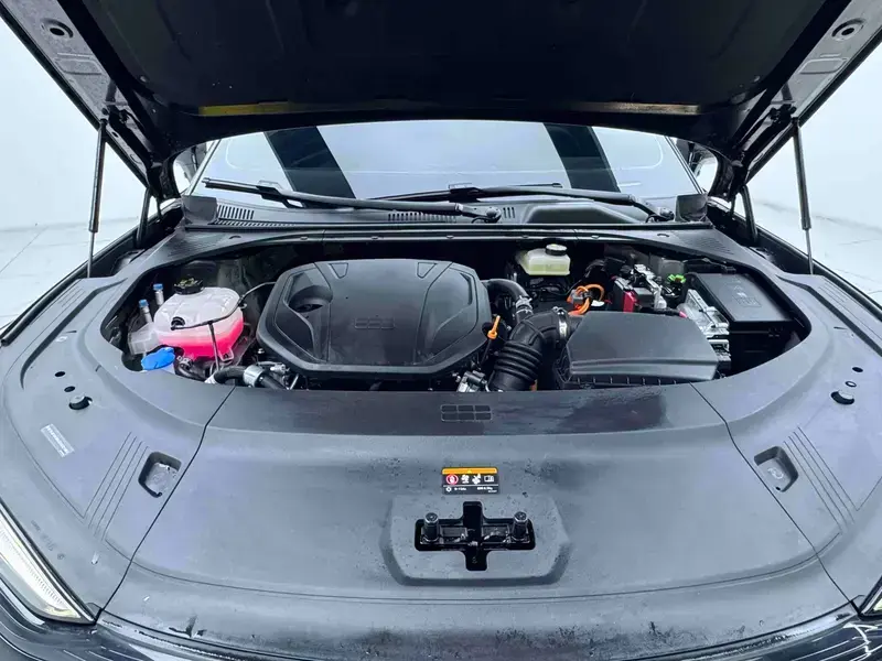 2025 Geely Galaxy Xingyao 8 с пробегом 14 000 км