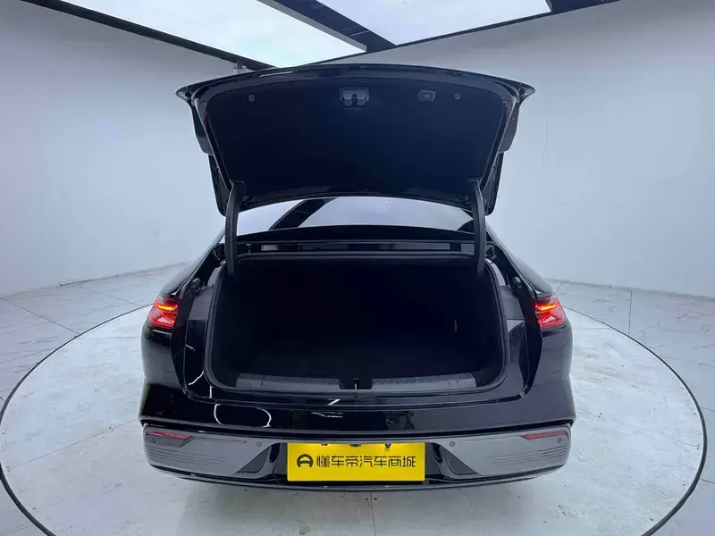 2025 Geely Galaxy Xingyao 8 с пробегом 14 000 км