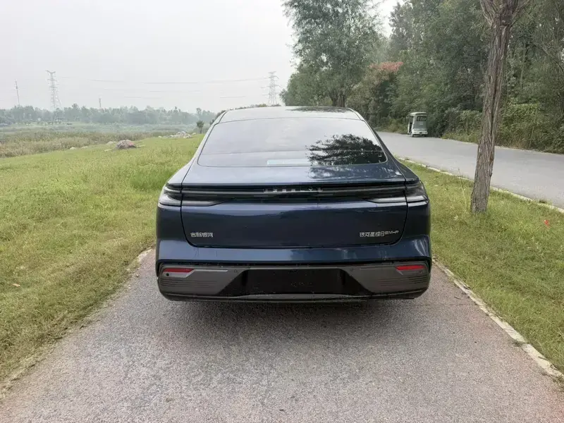 2025 Geely Galaxy Xingyao 8 с пробегом 9 000 км