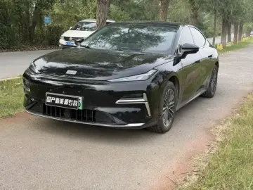 Geely Galaxy Xingyao 8