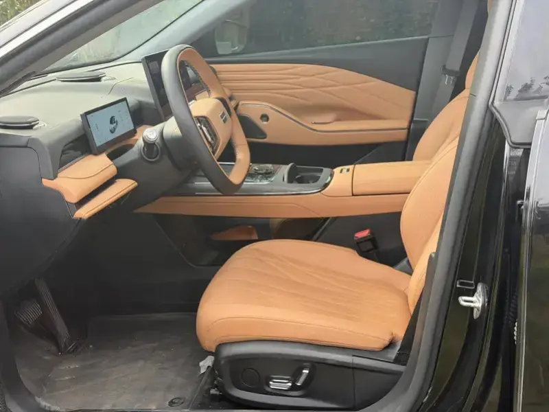 2025 Geely Galaxy Xingyao 8 с пробегом 14 800 км