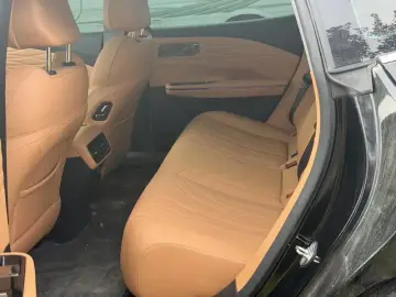 2025 Geely Galaxy Xingyao 8 с пробегом 14 800 км