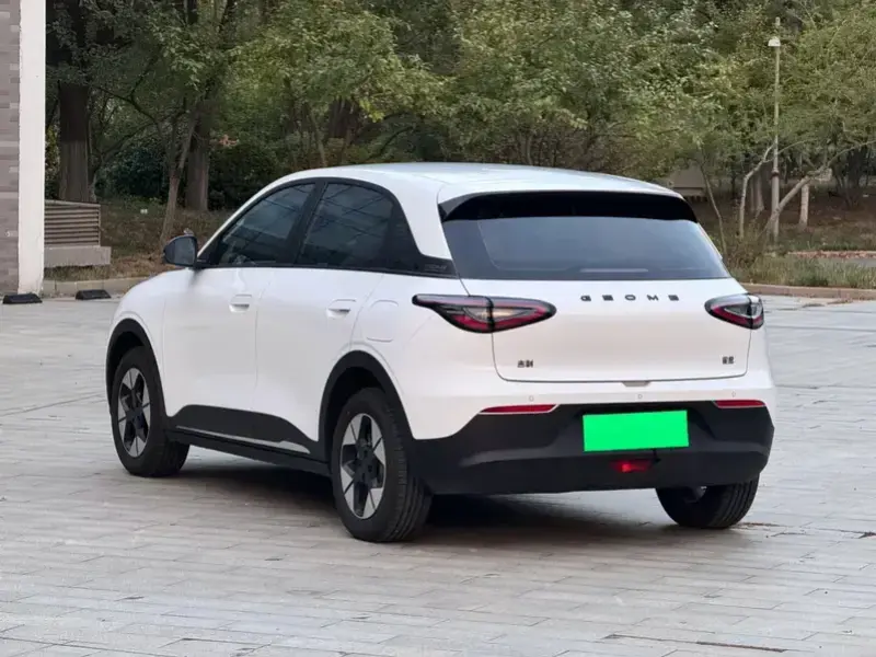2025 Geely Starry Wish с пробегом 17 000 км