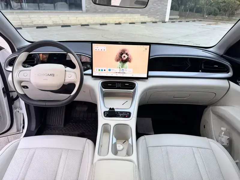 2025 Geely Starry Wish с пробегом 17 000 км