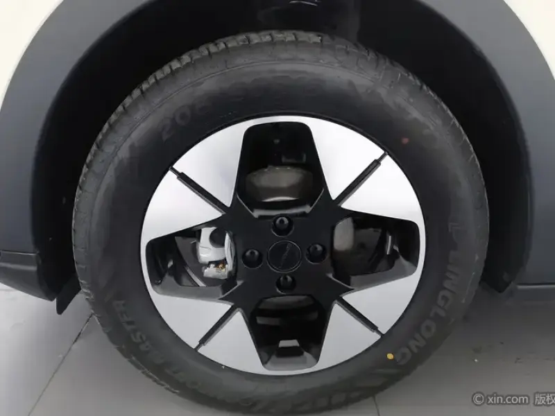 2025 Geely Starry Wish с пробегом 23 400 км