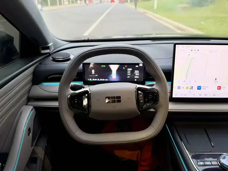 2026 Geely Galaxy Xingyao 8 с пробегом 3 300 км
