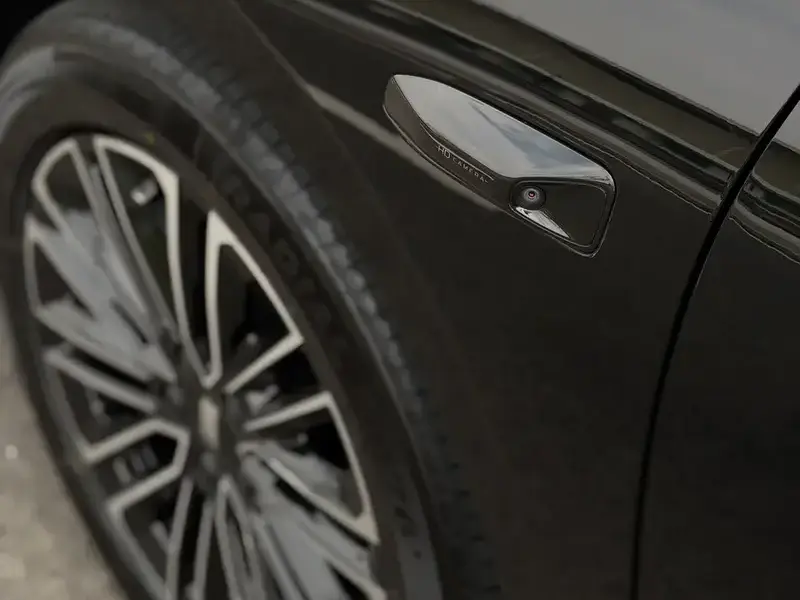 2025 Geely Galaxy Xingyao 8 с пробегом 16 000 км