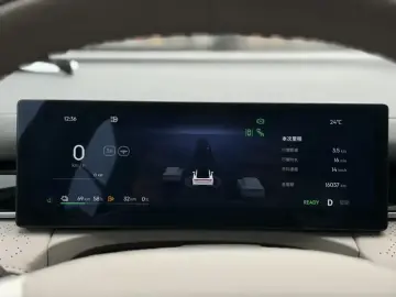2025 Geely Galaxy Xingyao 8 с пробегом 16 000 км