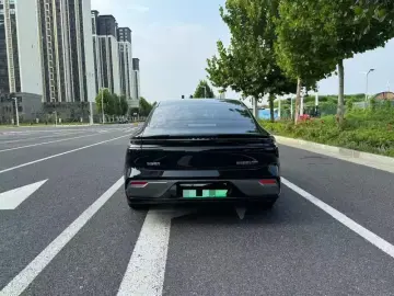 2025 Geely Galaxy Xingyao 8 с пробегом 13 000 км