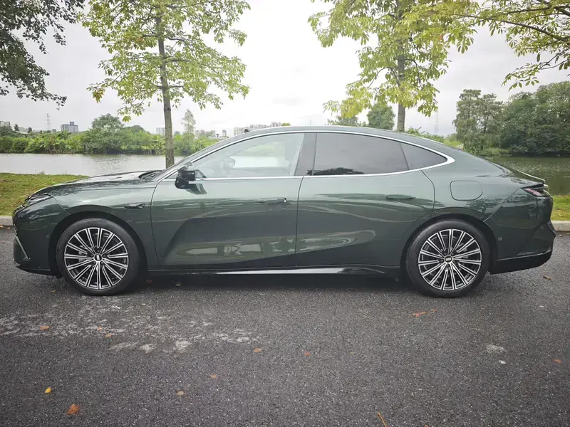 2025 Geely Galaxy Xingyao 8 с пробегом 7 000 км