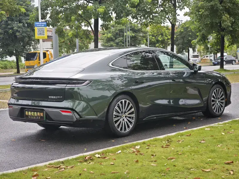 2025 Geely Galaxy Xingyao 8 с пробегом 7 000 км