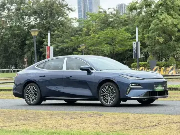 2025 Geely Galaxy Xingyao 8 с пробегом 100 км