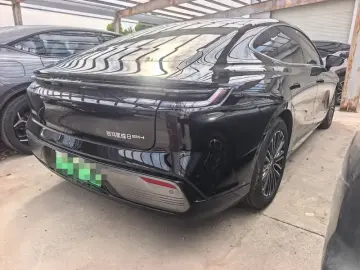 2025 Geely Galaxy Xingyao 8 с пробегом 14 000 км