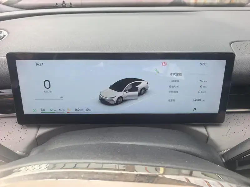 2025 Geely Galaxy Xingyao 8 с пробегом 14 000 км