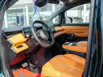 2024 Geely Yizhen L380 с пробегом 21 000 км