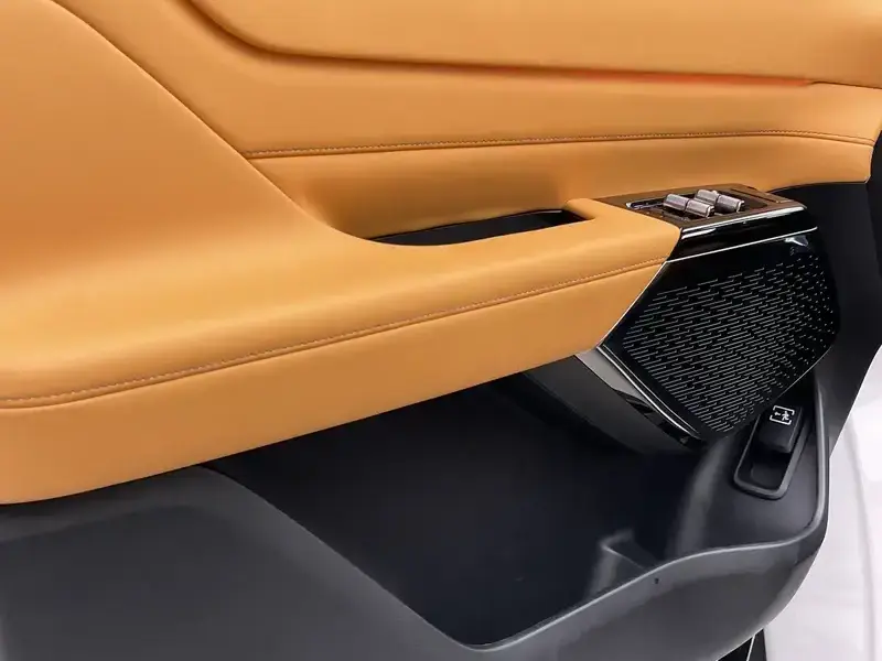 2024 Geely Yizhen L380 с пробегом 12 000 км