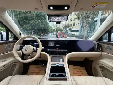 2025 Aito AITO M9 с пробегом 15 000 км