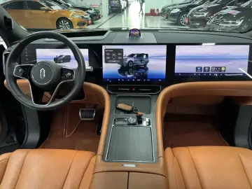 2024 Aito AITO M9 с пробегом 126 000 км