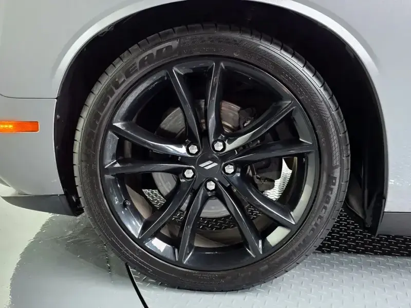 2017 Dodge Challenger с пробегом 135 387 км