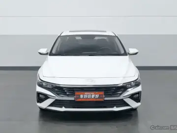 2023 Hyundai Elantra Plug-in Hybrid с пробегом 12 500 км