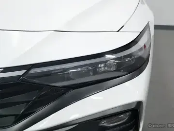 2023 Hyundai Elantra Plug-in Hybrid с пробегом 12 500 км