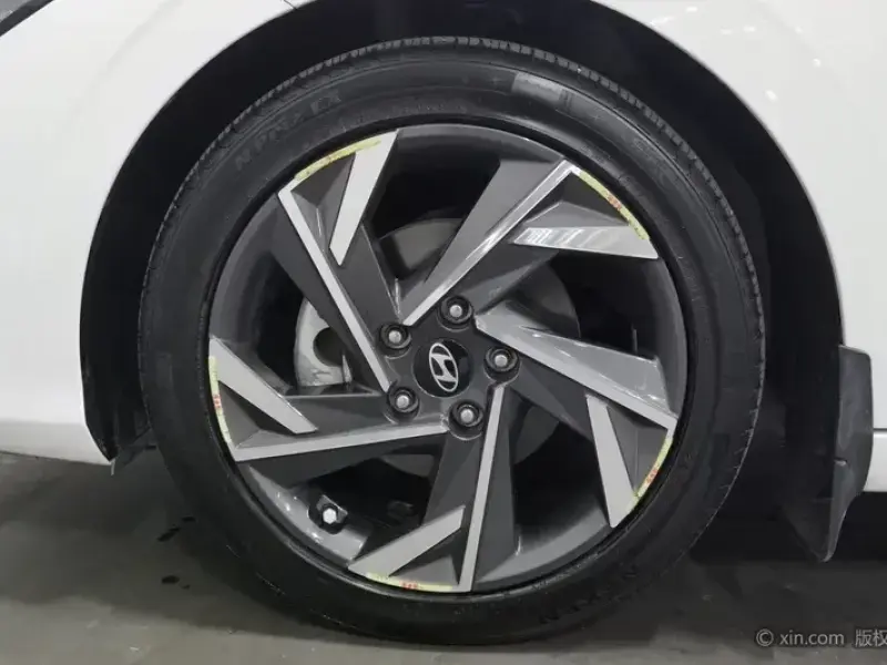 2023 Hyundai Elantra Plug-in Hybrid с пробегом 12 500 км