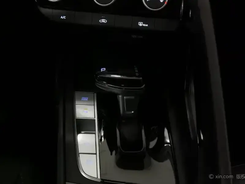 2023 Hyundai Elantra Plug-in Hybrid с пробегом 12 500 км