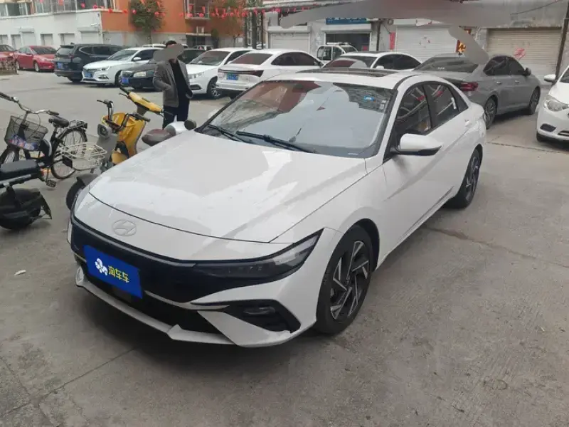 2023 Hyundai Elantra Plug-in Hybrid с пробегом 1 000 км